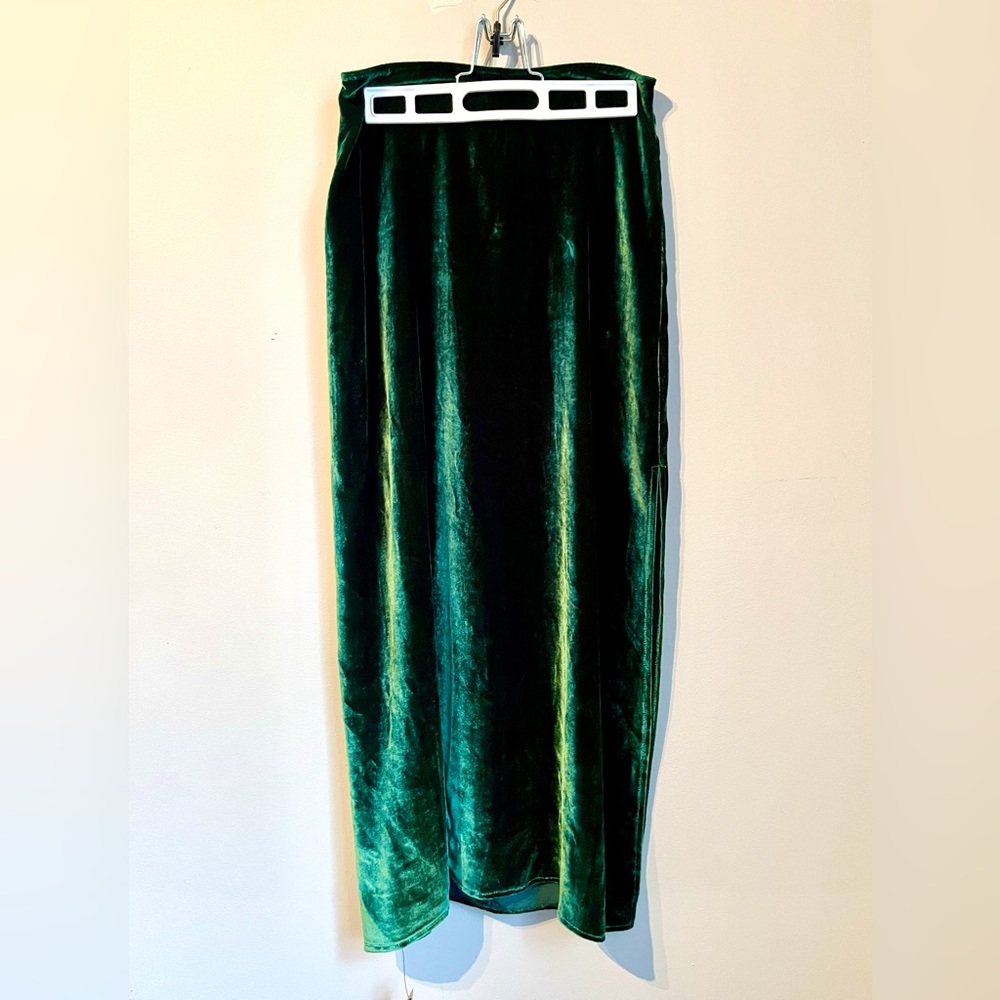 NWT Reformation Velvet Skirt